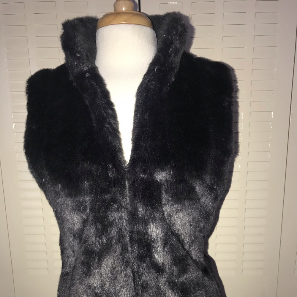 Banana Republic Faux Fur Vest Size M